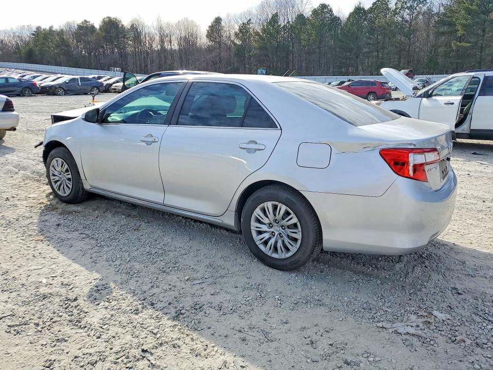 Zdjęcie 2 z aukcji – 2012 TOYOTA CAMRY z VIN 4T1BF1FK9CU017619