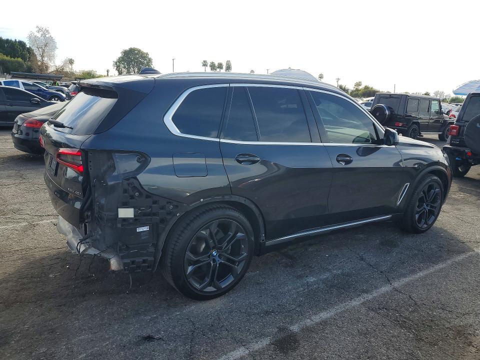 Photo 3 from auction – 2019 BMW X5 XDRIVE4 with VIN 5UXCR6C5XKLL63158