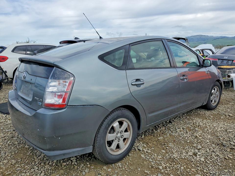 Photo 3 from auction – 2005 TOYOTA PRIUS with VIN JTDKB20U753051759