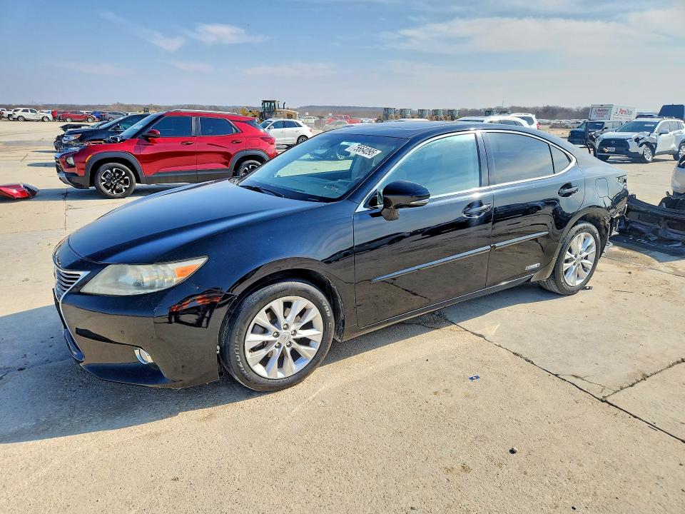 LEXUS ES 2013 with VIN JTHBW1GGXD2017929 - Photo from auction