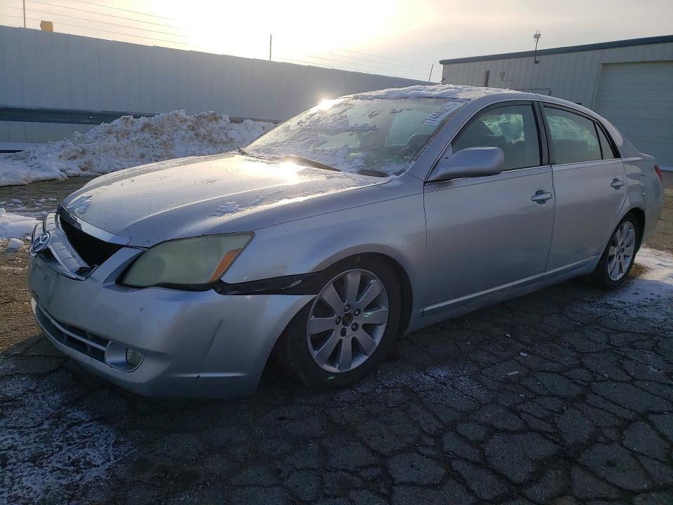 TOYOTA AVALON XL 2005 with VIN 4T1BK36B05U041205 - Photo from auction