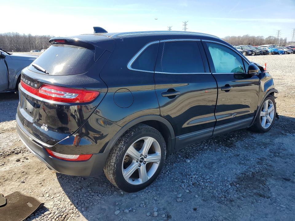 صورة رقم 3 من المزاد - 2015 LINCOLN MKC مع VIN 5LMCJ1A99FUJ24663