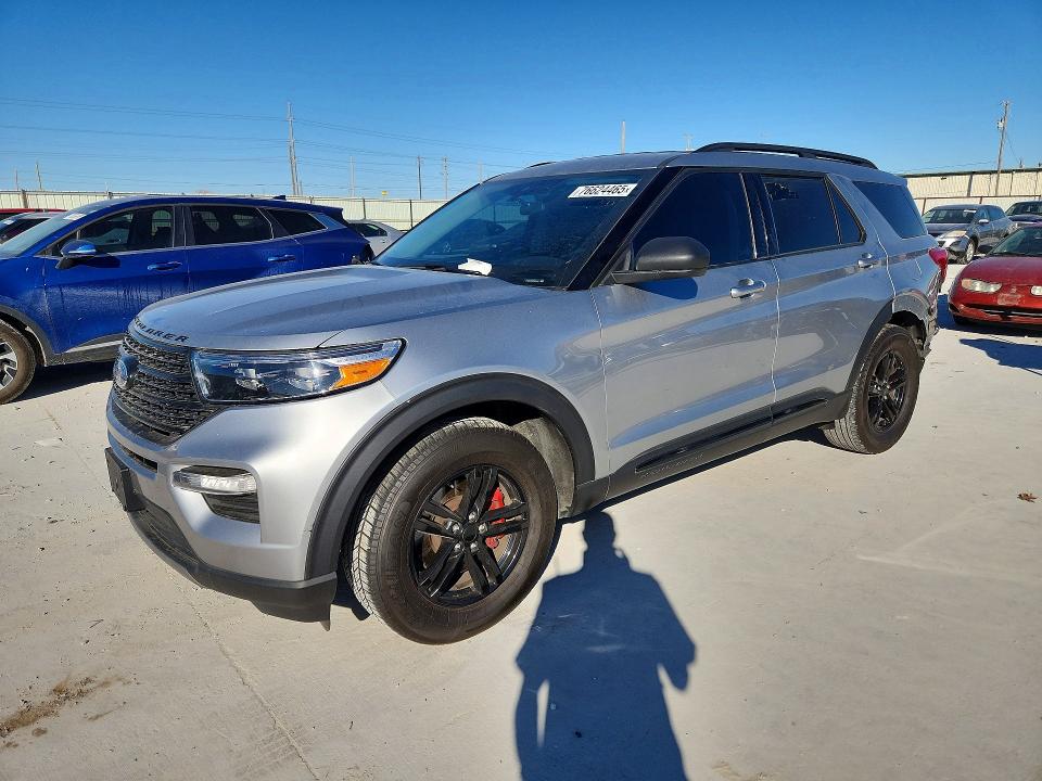 FORD EXPLORER 2023 with VIN 1FMSK7DH5PGB71657 - Photo from auction