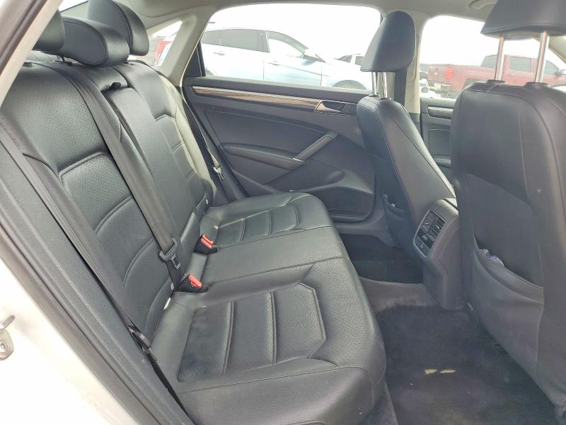 Photo 10 from auction – 2016 VOLKSWAGEN PASSAT with VIN 1VWBT7A35GC027900
