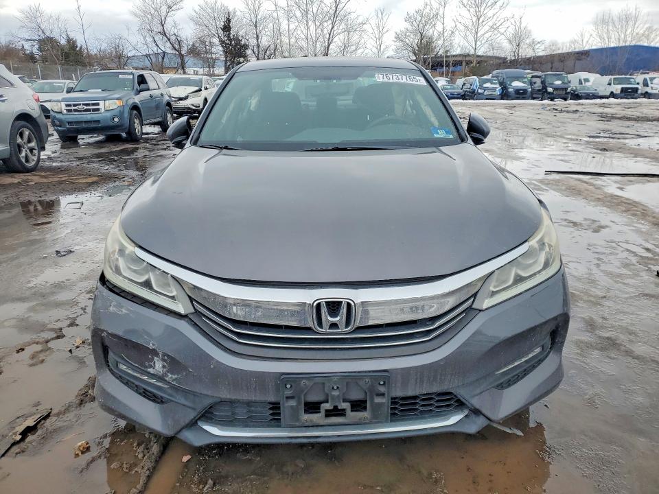 Photo 5 from auction – 2017 HONDA ACCORD with VIN 1HGCR2F55HA073633