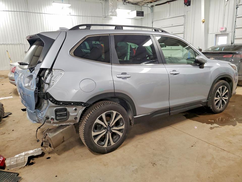 Photo 3 from auction – 2022 SUBARU FORESTER with VIN JF2SKAPC2NH428543