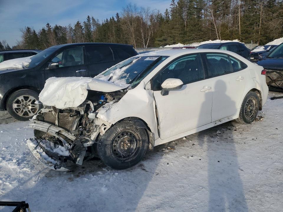 TOYOTA COROLLA 2022 with VIN 5YFBPMBE3NP352460 - Photo from auction