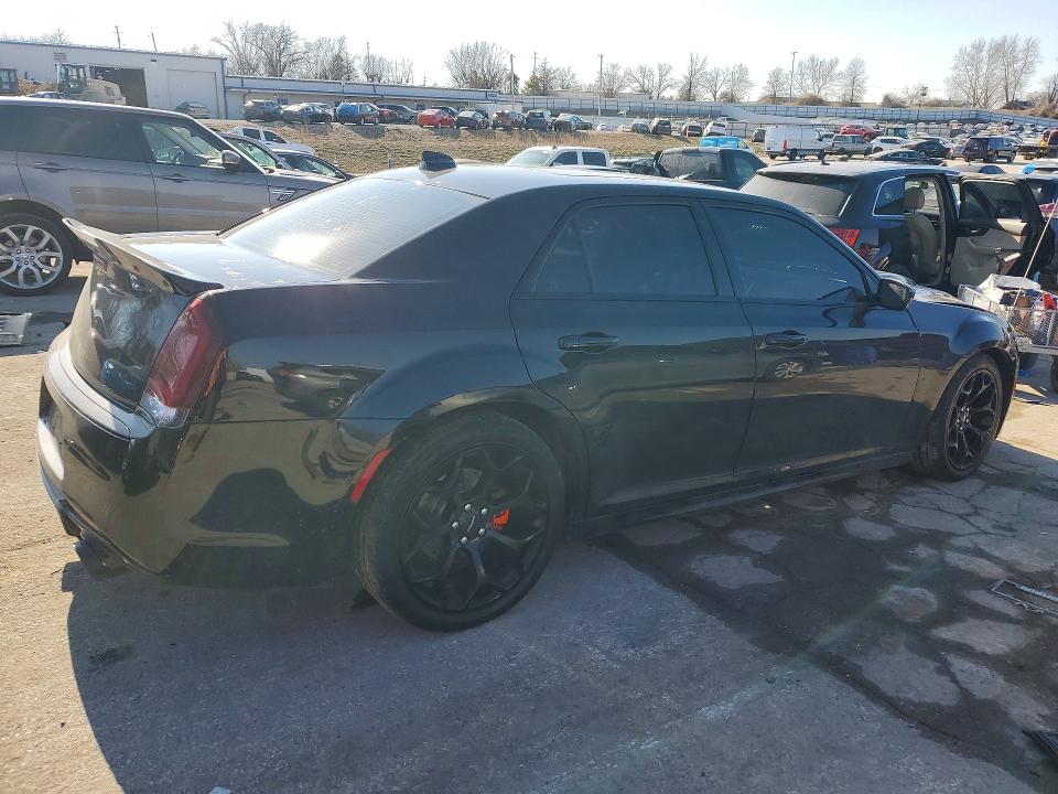 Photo 3 from auction – 2017 CHRYSLER 300 with VIN 2C3CCABT7HH506065