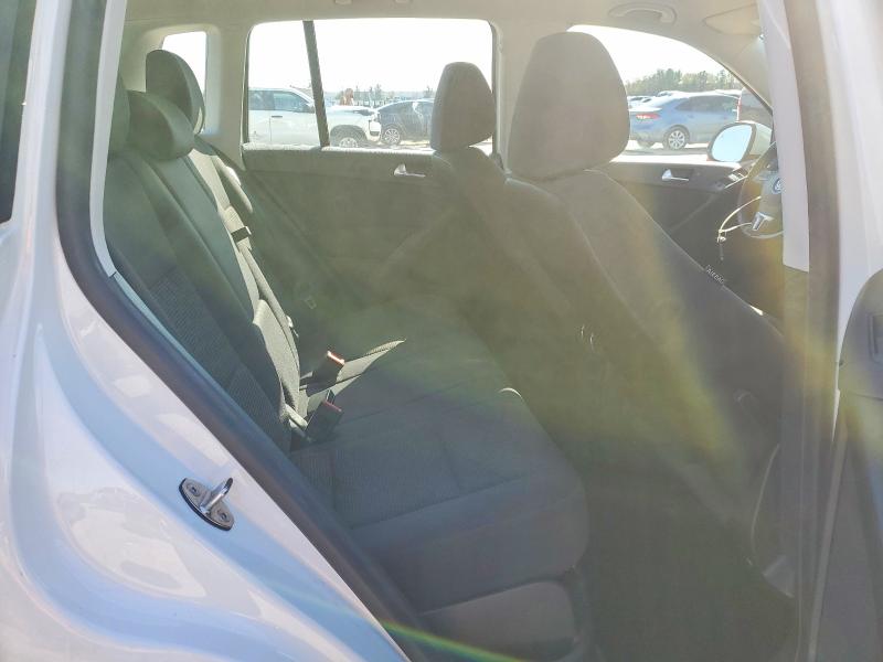 Photo 11 from auction – 2018 VOLKSWAGEN TIGUAN LIM with VIN WVGAV7AX0JK002861