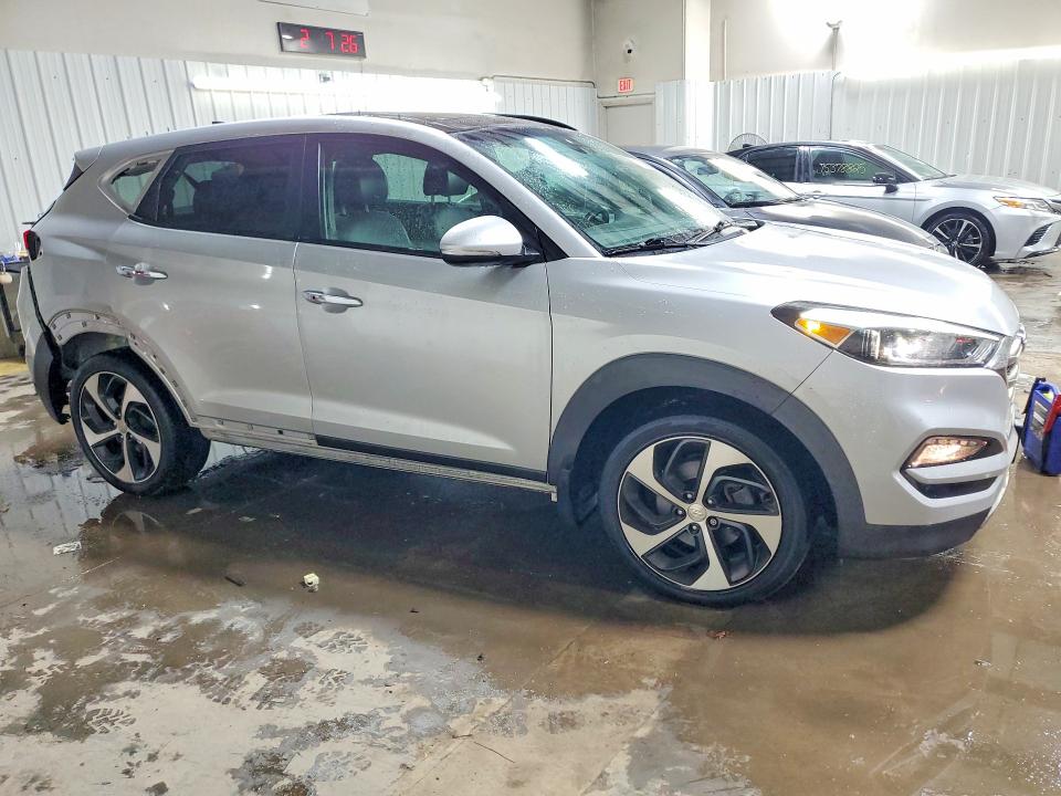 Photo 4 from auction – 2016 HYUNDAI TUCSON with VIN KM8J3CA20GU128329