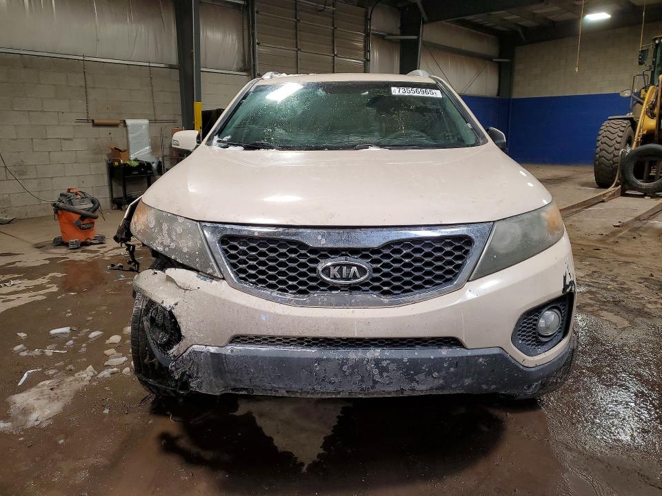 Photo 5 from auction – 2011 KIA SORENTO with VIN 5XYKT4A17BG106490
