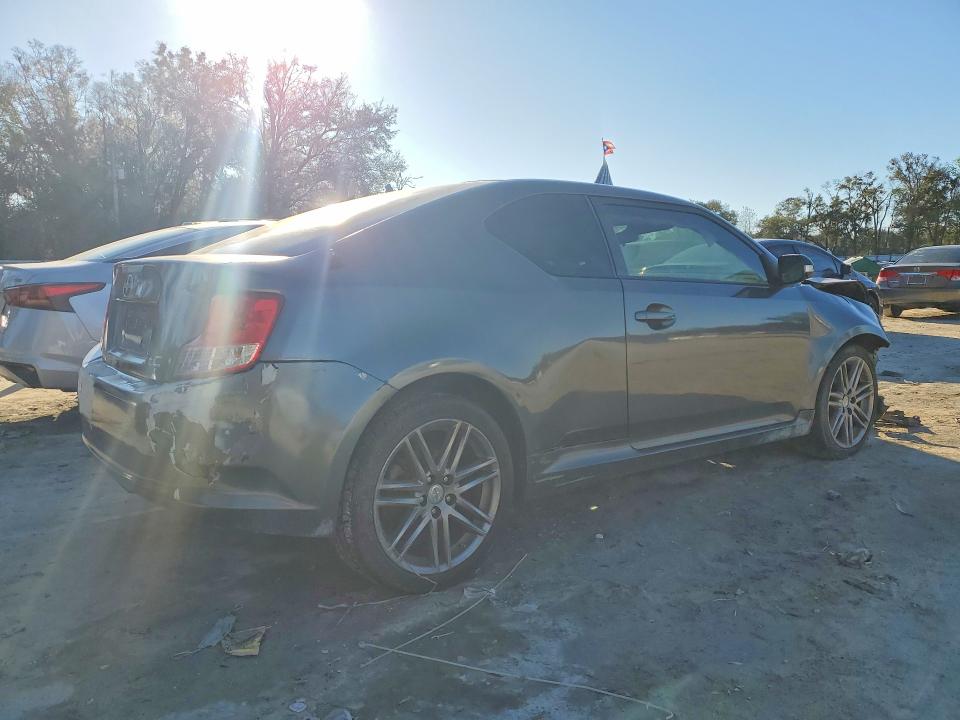 Photo 3 from auction – 2011 TOYOTA SCION TC with VIN JTKJF5C78B3015557
