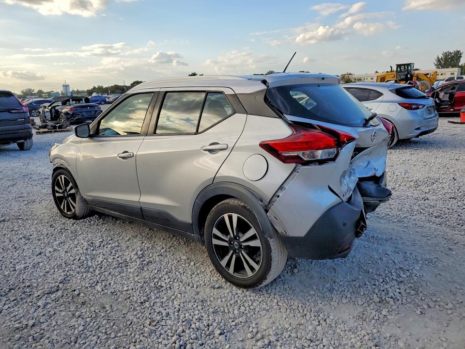 Photo 2 from auction – 2020 NISSAN KICKS with VIN 3N1CP5CV5LL497845
