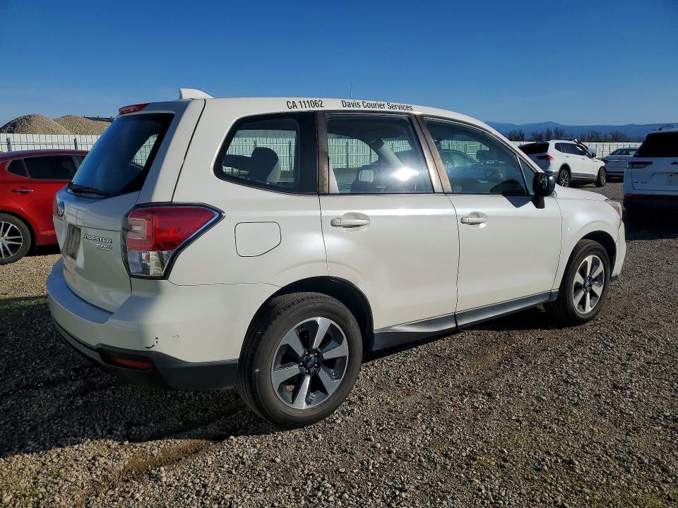 Photo 3 from auction – 2017 SUBARU FORESTER with VIN JF2SJAAC1HH545806