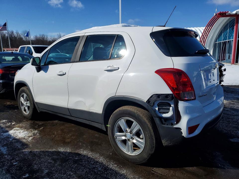 Photo 2 from auction – 2018 CHEVROLET TRAX with VIN 3GNCJNSB4JL383541