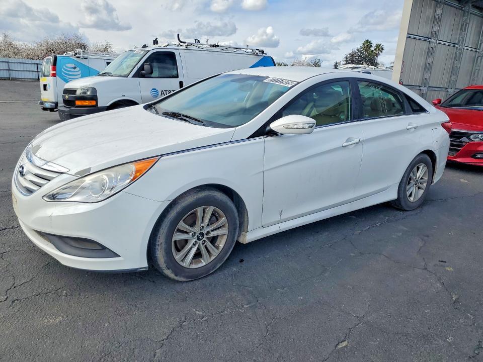 Photo 1 from auction – 2014 HYUNDAI SONATA with VIN 5NPEB4AC0EH919586