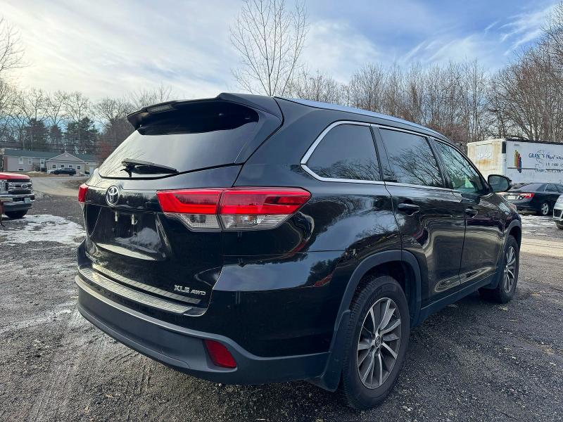 Photo 4 from auction – 2019 TOYOTA HIGHLANDER with VIN 5TDJZRFH4KS930480