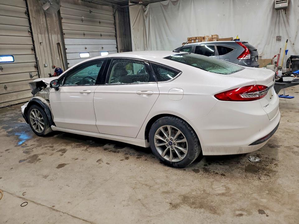 Photo 2 from auction – 2017 FORD FUSION with VIN 3FA6P0H72HR187637