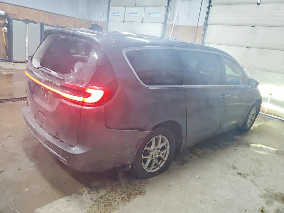 Photo 3 from auction – 2023 CHRYSLER PACIFICA with VIN 2C4RC1BG2PR531408