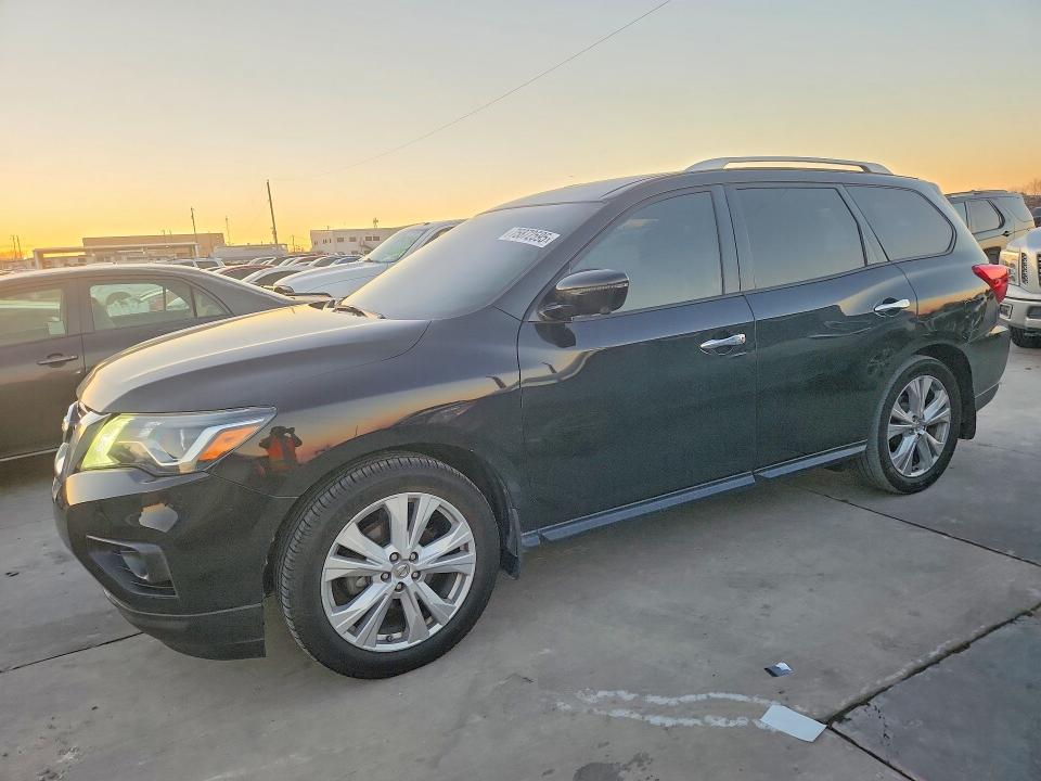 NISS PATHFINDER 2018 with VIN 5N1DR2MMXJC663569 - Photo from auction