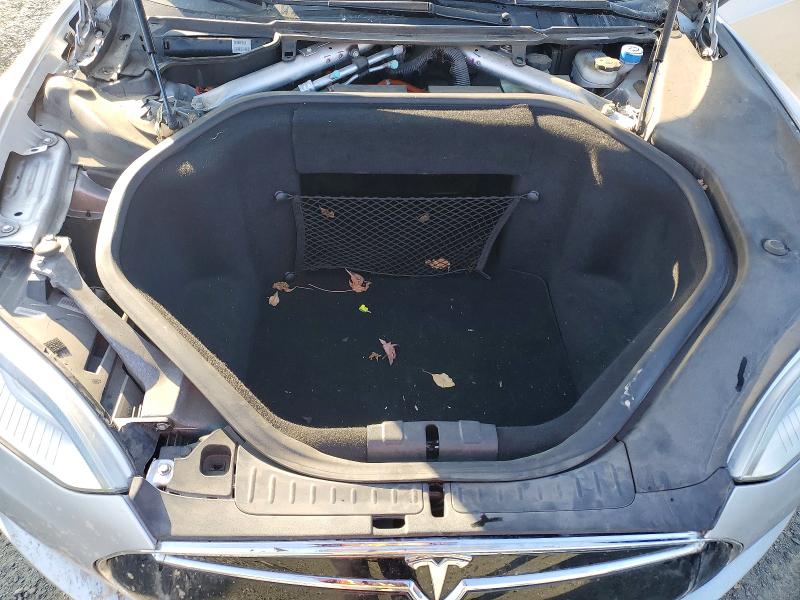 Photo 11 from auction – 2014 TESLA MODEL S with VIN 5YJSA1S14EFP66226