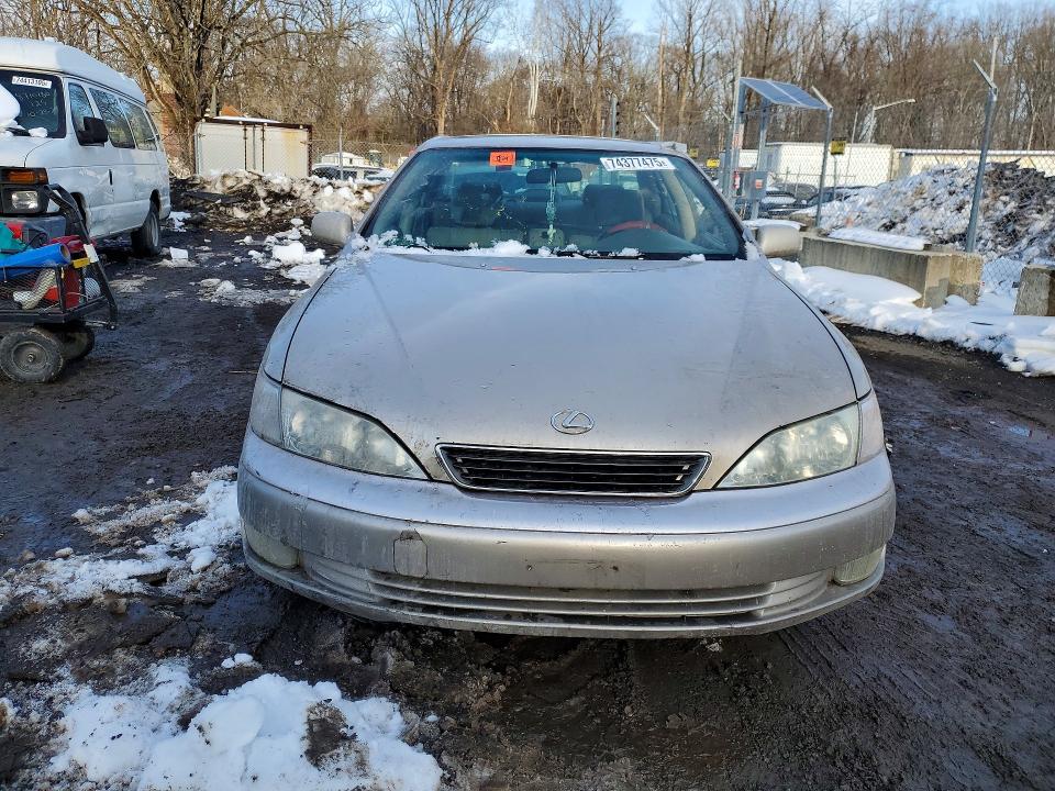 Photo 5 from auction – 1999 LEXUS ES 300 with VIN JT8BF28G5X0161358