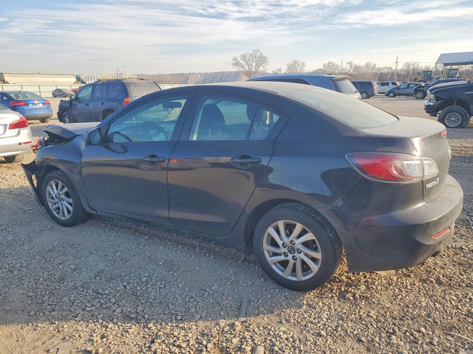 Photo 2 from auction – 2013 MAZDA 3 with VIN JM1BL1V72D1717995