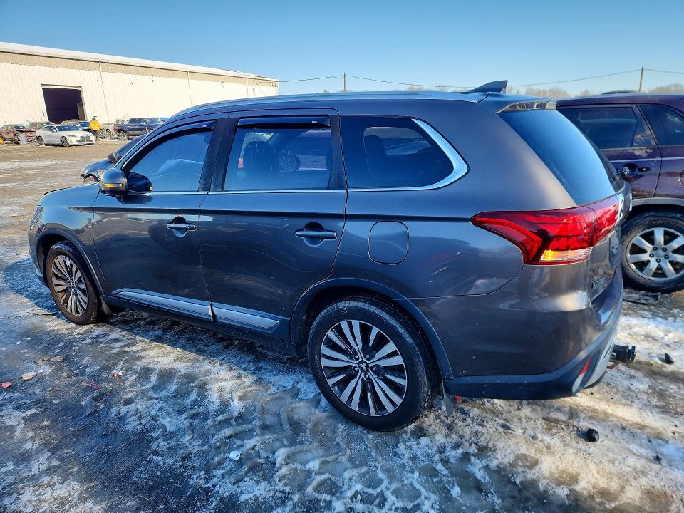 Photo 2 from auction – 2019 MITSUBISHI OUTLANDER with VIN JA4AZ3A34KZ016697