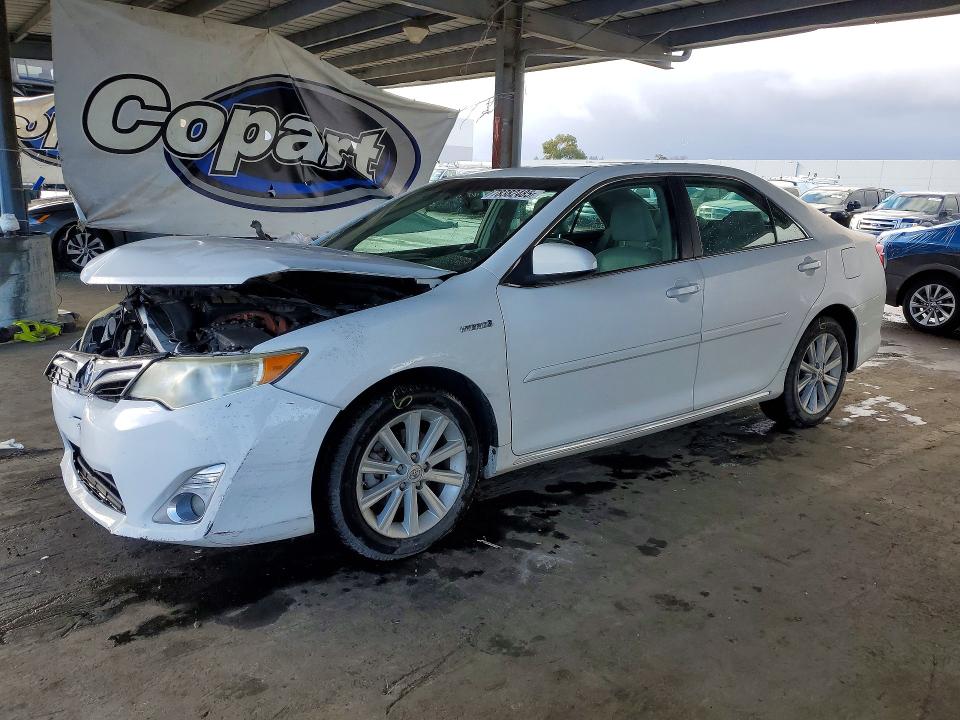 TOYOTA CAMRY HYBR 2013 with VIN 4T1BD1FKXDU079585 - Photo from auction