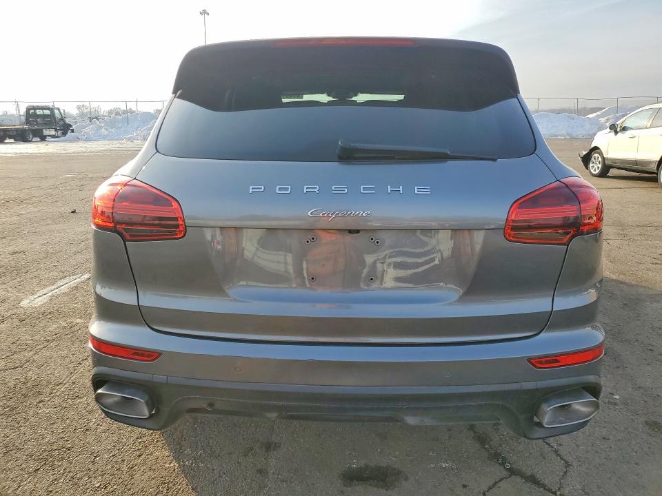 Photo 6 from auction – 2017 PORSCHE CAYENNE with VIN WP1AA2A27HKA91912