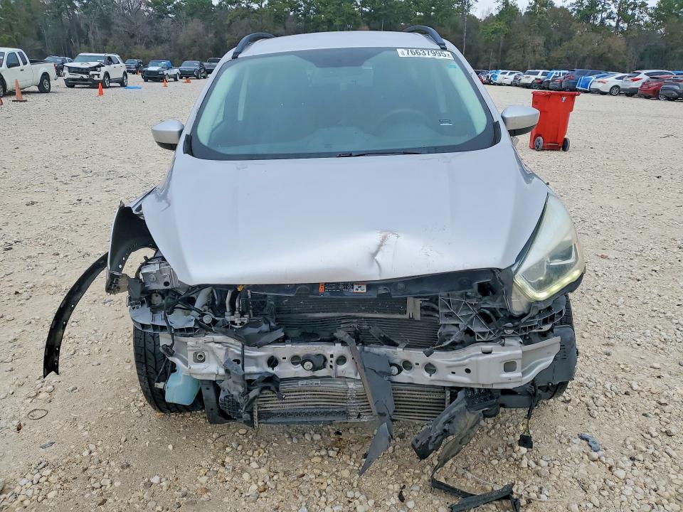 Photo 5 from auction – 2017 FORD ESCAPE with VIN 1FMCU9G98HUA84076