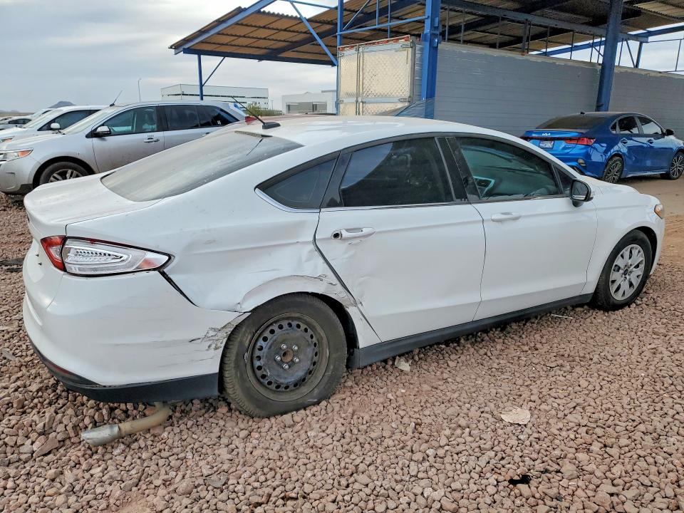 Photo 3 from auction – 2013 FORD FUSION S with VIN 3FA6P0G71DR360771