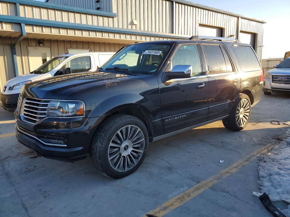 LINCOLN NAVIGATOR 2015 с VIN 5LMJJ2JT3FEJ08090 - Фото с аукциона