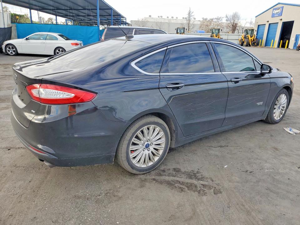 Photo 3 from auction – 2016 FORD FUSION with VIN 3FA6P0PUXGR373450