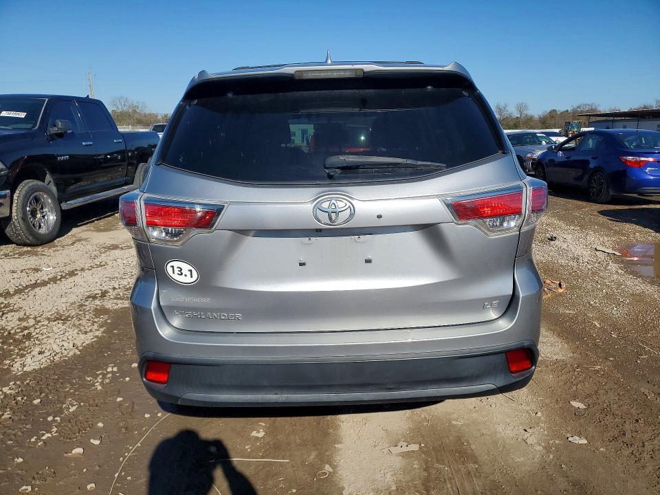 Photo 6 from auction – 2015 TOYOTA HIGHLANDER with VIN 5TDZKRFH5FS080694