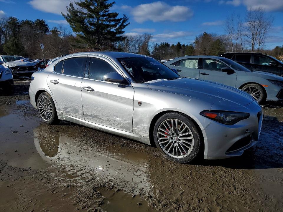 Photo 4 from auction – 2017 ALFA ROMEO GIULIA TI with VIN ZARFAECNXH7550651