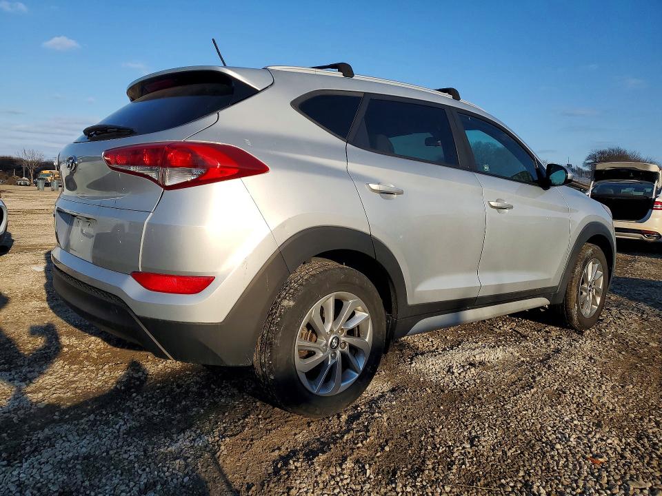 Photo 3 from auction – 2017 HYUNDAI TUCSON with VIN KM8J33A46HU484495