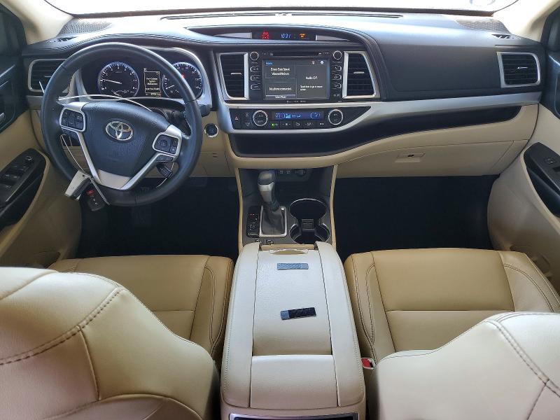 Photo 8 from auction – 2017 TOYOTA HIGHLANDER with VIN 5TDKZRFH3HS226560