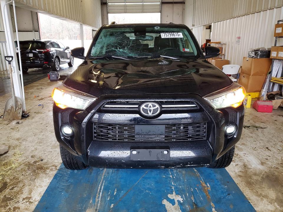 Photo 5 from auction – 2021 TOYOTA 4RUNNER SR with VIN JTENU5JR7M5898976