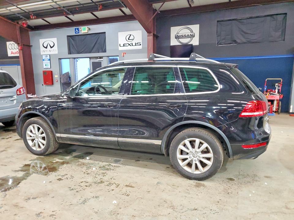 Photo 2 from auction – 2013 VOLKSWAGEN TOUAREG with VIN WVGEF9BPXDD002481