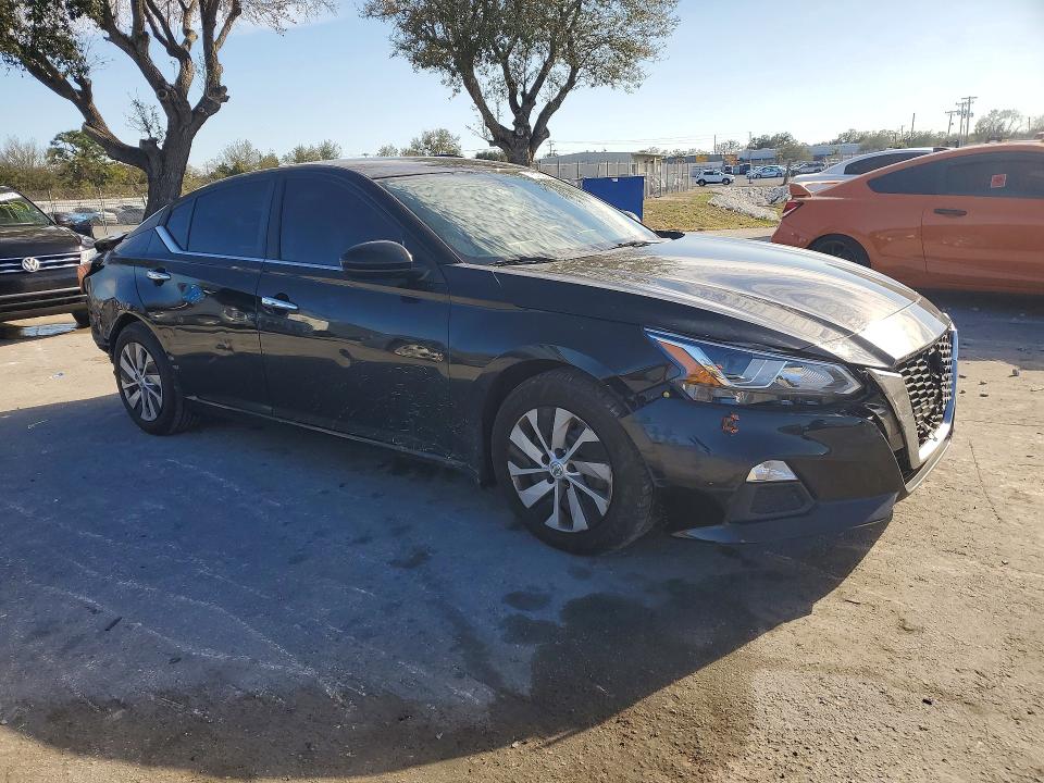 Photo 4 from auction – 2019 NISS ALTIMA with VIN 1N4BL4BV0KC194441
