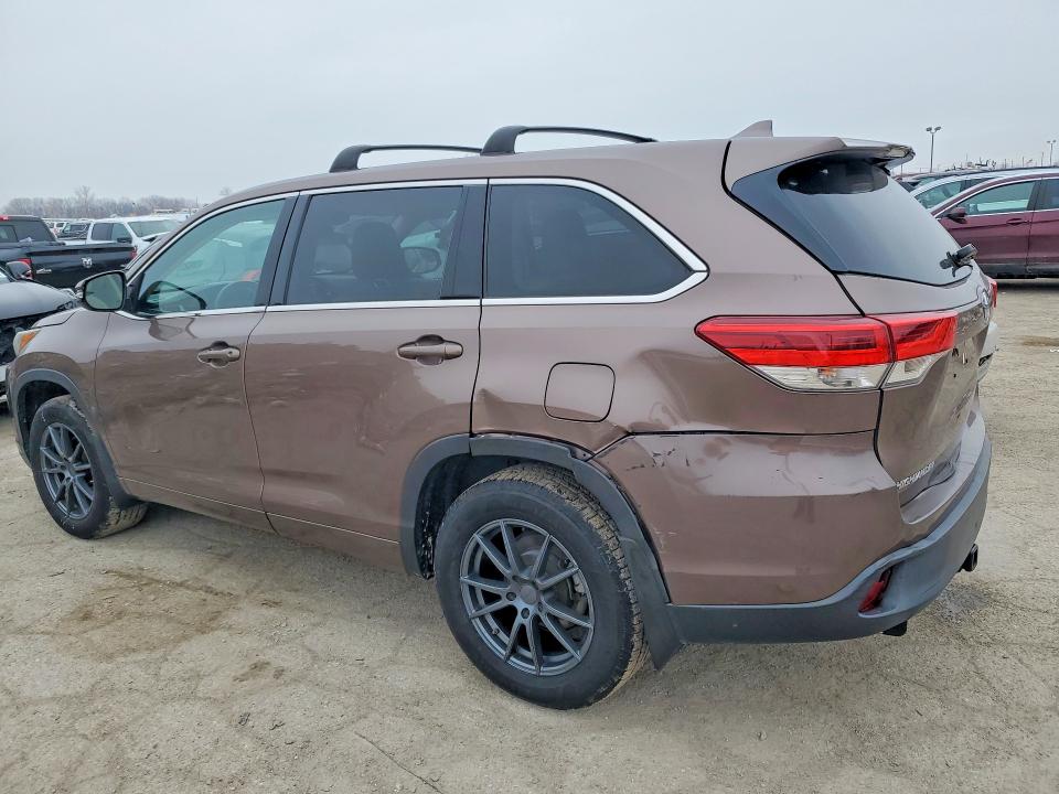 Photo 2 from auction – 2017 TOYOTA HIGHLANDER with VIN 5TDBZRFH9HS363342