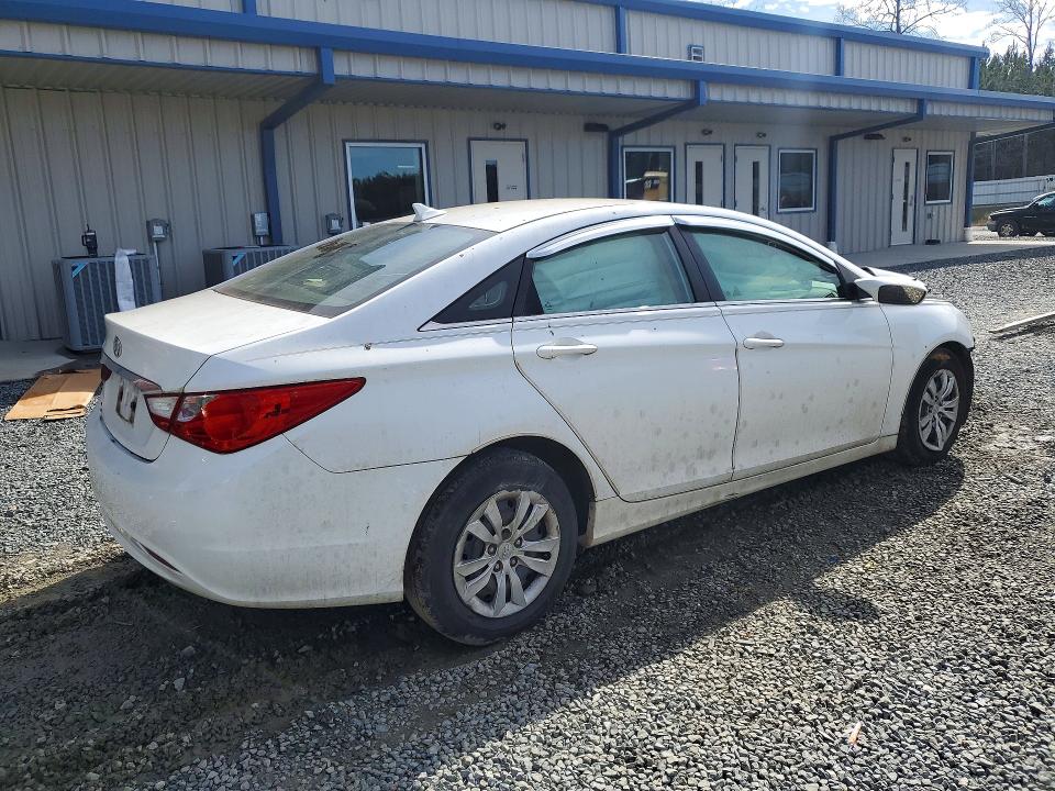 Photo 3 from auction – 2011 HYUNDAI SONATA with VIN 5NPEB4AC8BH245859
