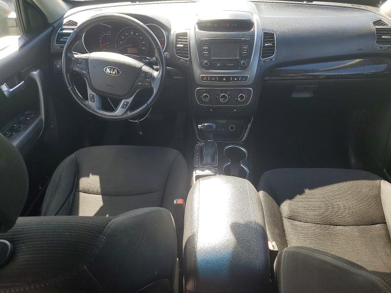 Photo 8 from auction – 2015 KIA SORENTO LX with VIN 5XYKT4A68FG558448