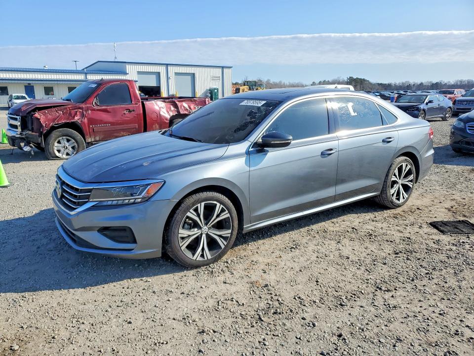 VOLKSWAGEN PASSAT SE 2021 with VIN 1VWSA7A31MC010111 - Photo from auction
