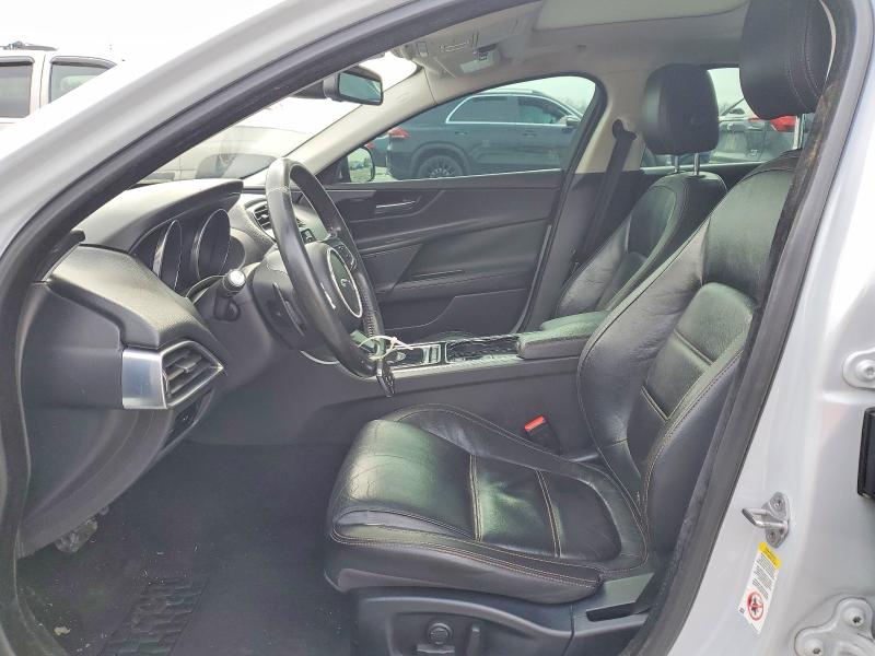 Фото 7 с аукциона – 2017 JAGUAR XE с VIN SAJAE4BG6HA963435
