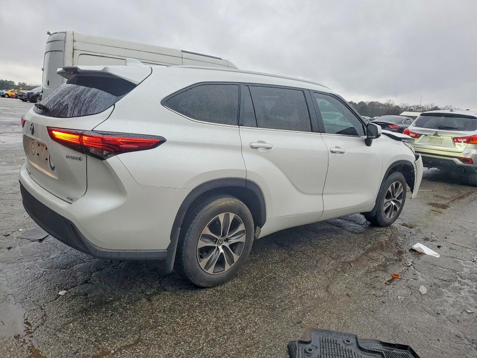 Photo 3 from auction – 2023 TOYOTA HIGHLANDER with VIN 5TDKARAH1PS022854
