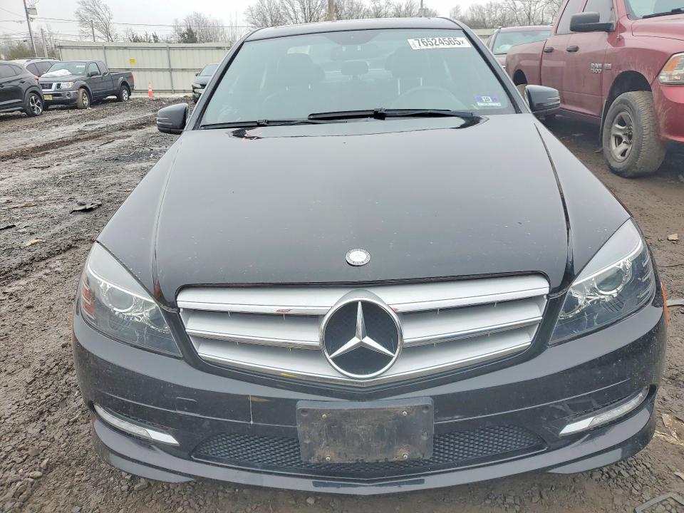Photo 5 from auction – 2011 MERCEDES-BENZ C with VIN WDDGF8BB5BR159014