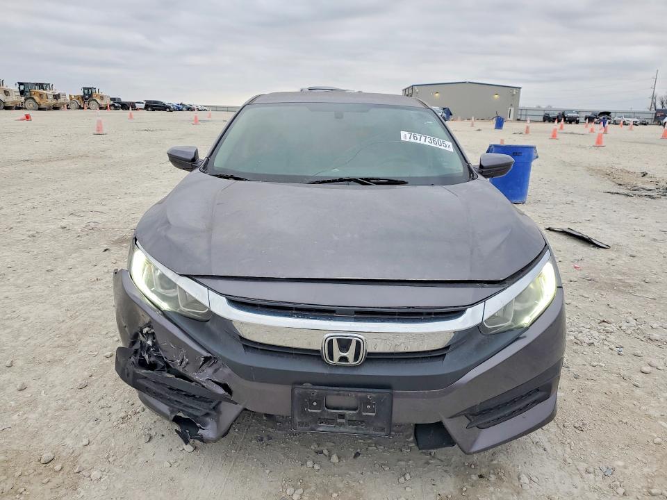 Photo 5 from auction – 2018 HONDA CIVIC LX with VIN 19XFC2F58JE202819