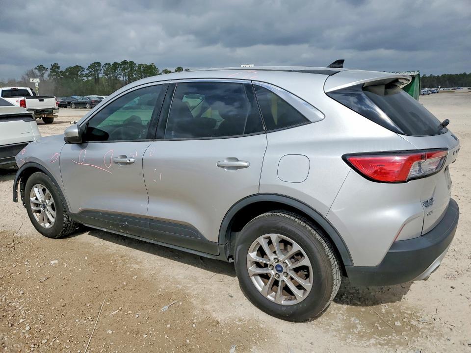 Photo 2 from auction – 2020 FORD ESCAPE with VIN 1FMCU0G65LUA86037